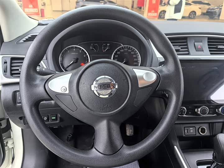 Фото 8 - Nissan Sylphy