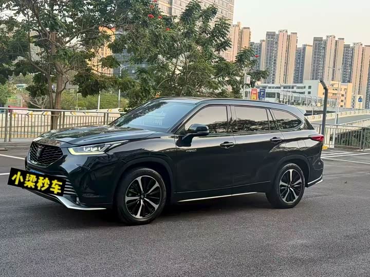 Фото 1 - Toyota Crown Kluger