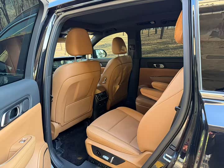 Фото 8 - LiXiang One