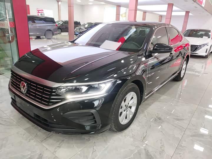 Фото 2 - Volkswagen Passat