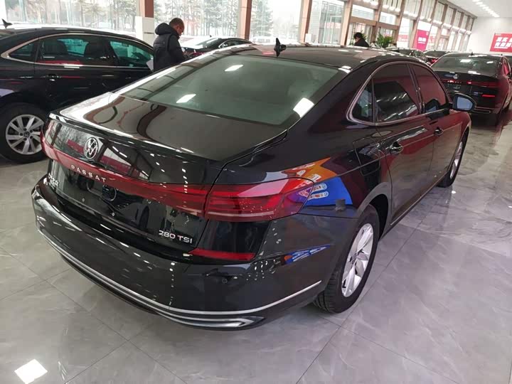 Фото 7 - Volkswagen Passat