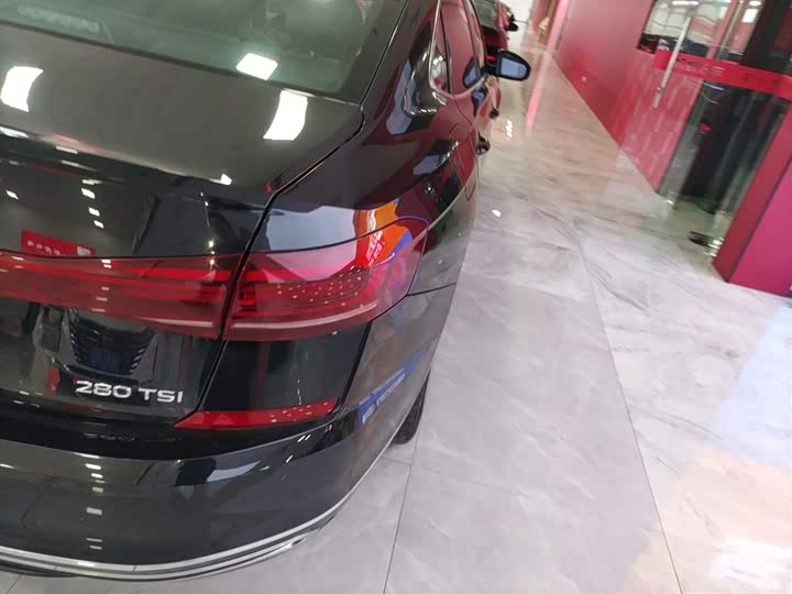 Фото 8 - Volkswagen Passat