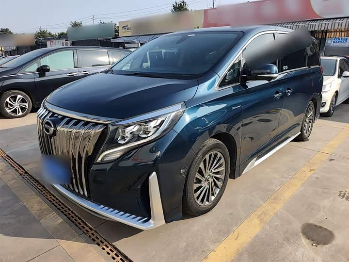 Фото 2 - GAC Trumpchi M8