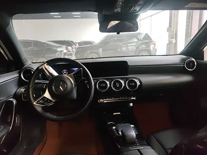 Фото 8 - Mercedes-Benz A-Class