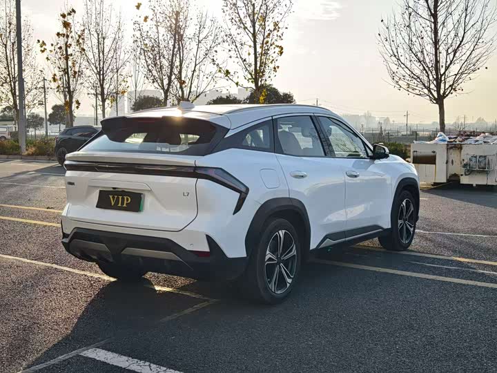 Фото 7 - Geely Galaxy L7