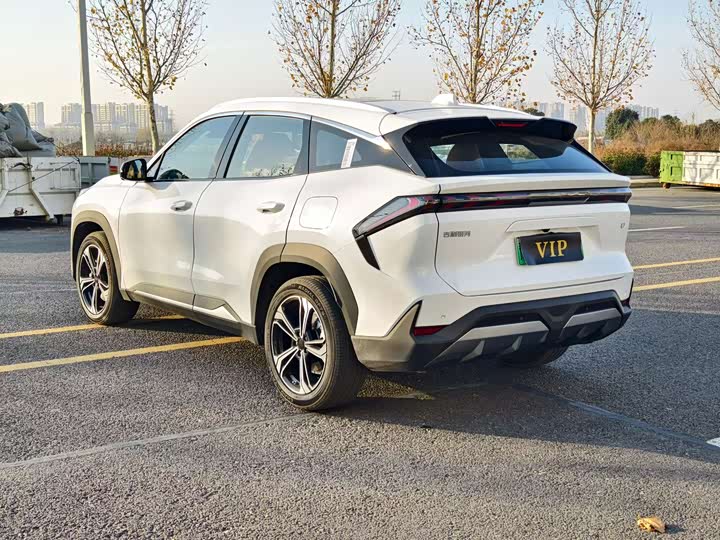 Фото 8 - Geely Galaxy L7