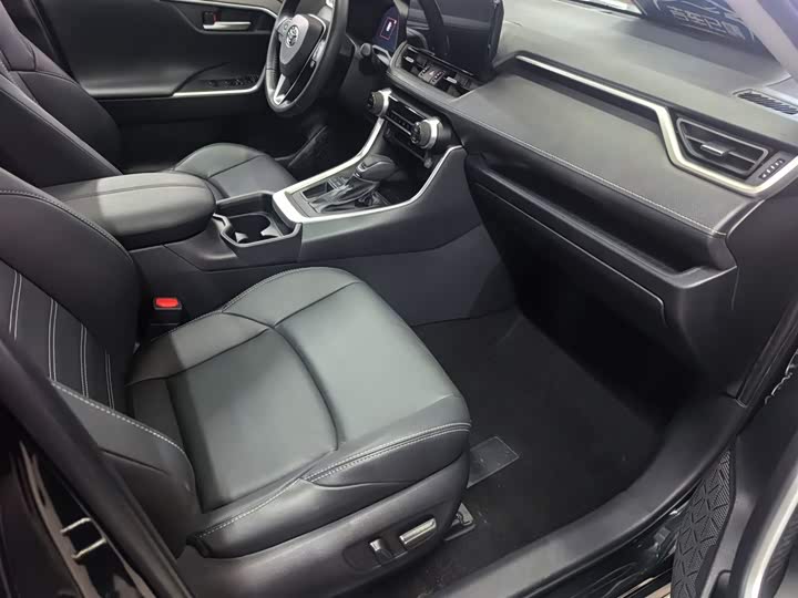 Фото 3 - Toyota Wildlander