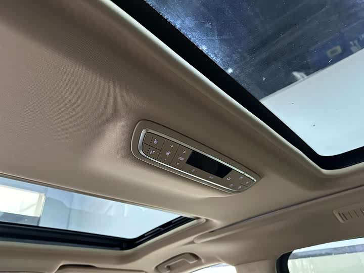 Фото 9 - Buick GL8 ES