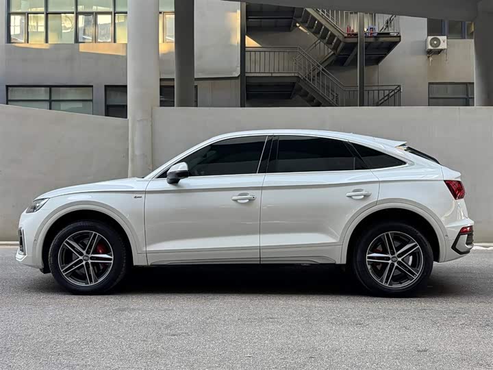 Фото 3 - Audi Q5L Sportback