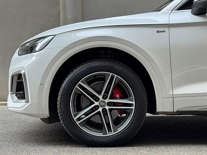 Фото 6 - Audi Q5L Sportback