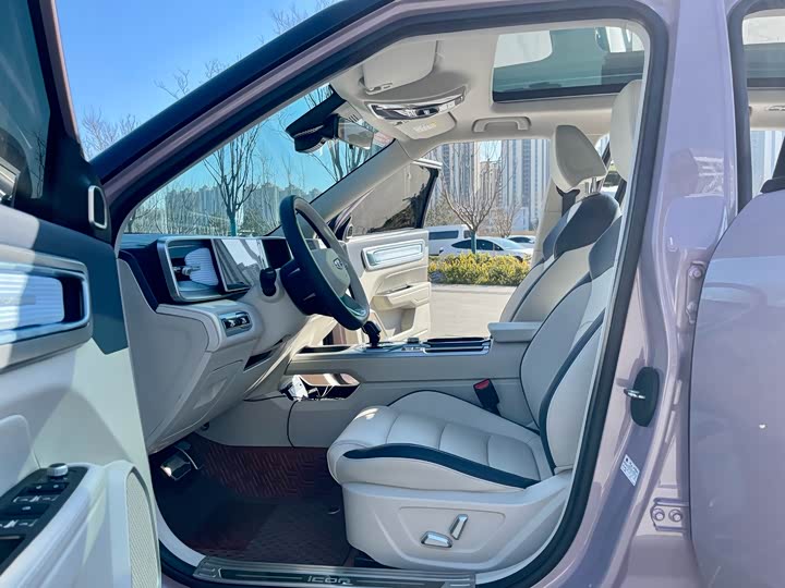 Фото 4 - Geely Icon