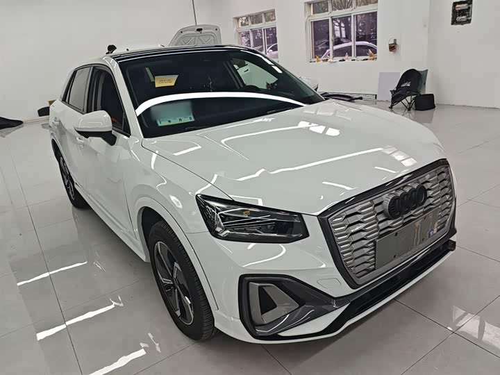 Фото 4 - Audi Q2L e-tron