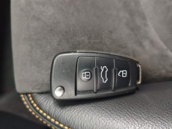 Фото 9 - Audi Q2L e-tron