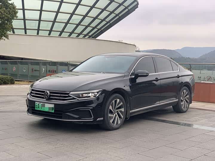 Фото 1 - Volkswagen Magotan GTE Hybrid