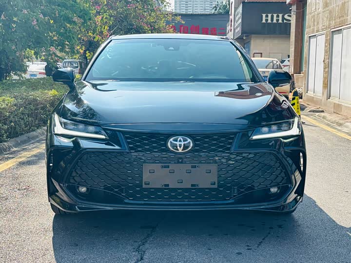 Фото 2 - Toyota Avalon