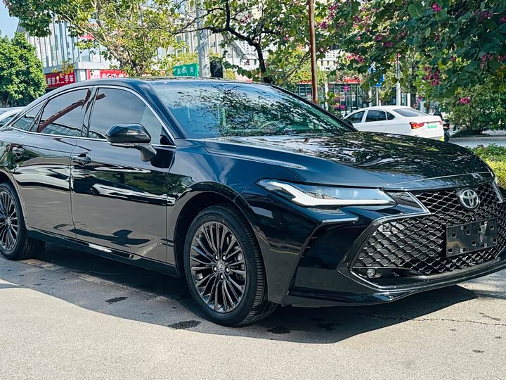 Фото 3 - Toyota Avalon
