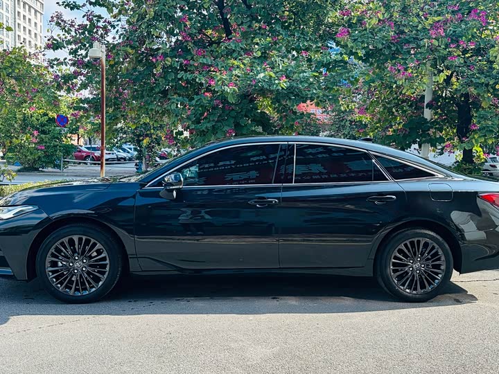 Фото 7 - Toyota Avalon