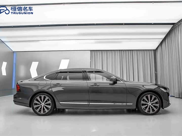 Фото 4 - Volvo S90