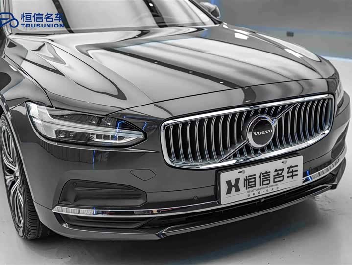 Фото 9 - Volvo S90