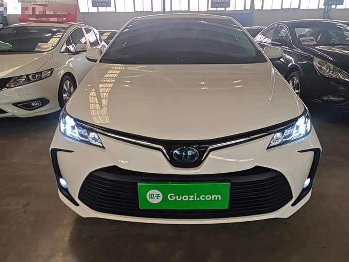 Фото 3 - Toyota Corolla