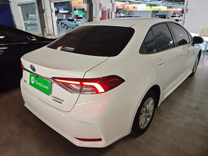 Фото 7 - Toyota Corolla