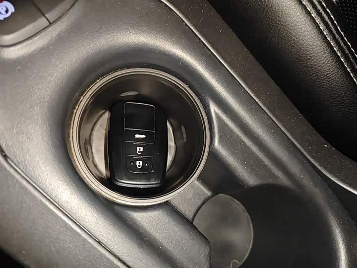 Фото 9 - Toyota Corolla