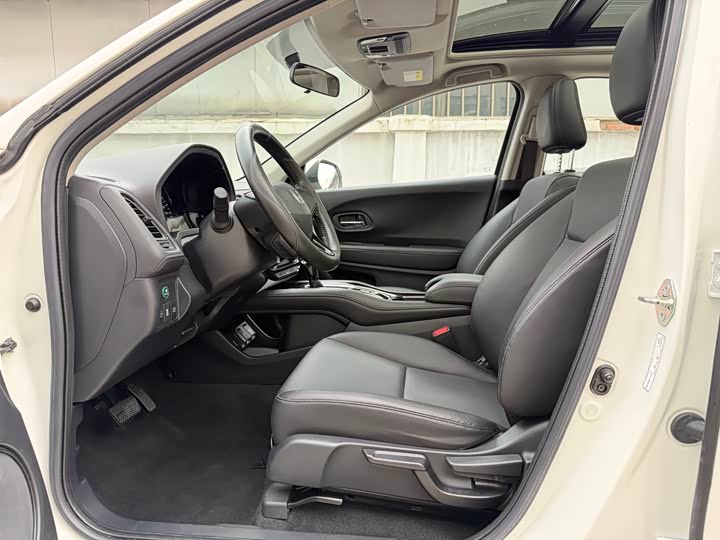 Фото 4 - Honda Vezel