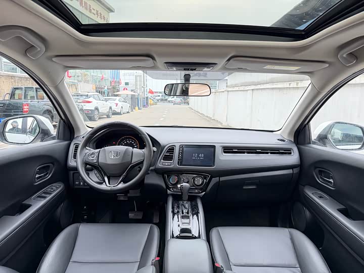 Фото 8 - Honda Vezel