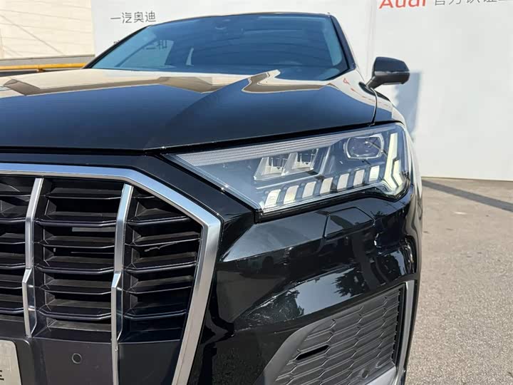 Фото 7 - Audi Q7