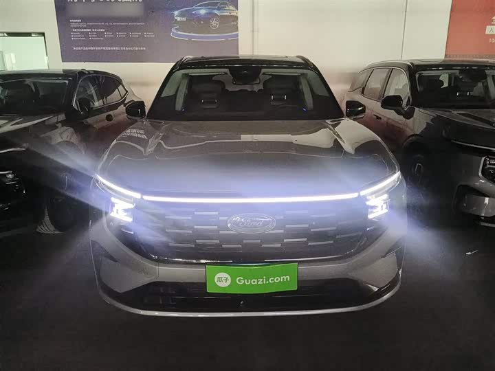 Фото 3 - Ford Edge