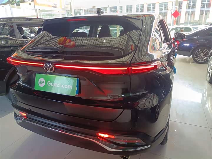 Фото 6 - Toyota Harrier