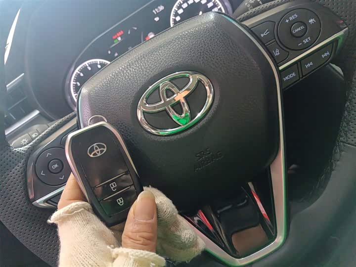 Фото 9 - Toyota Harrier