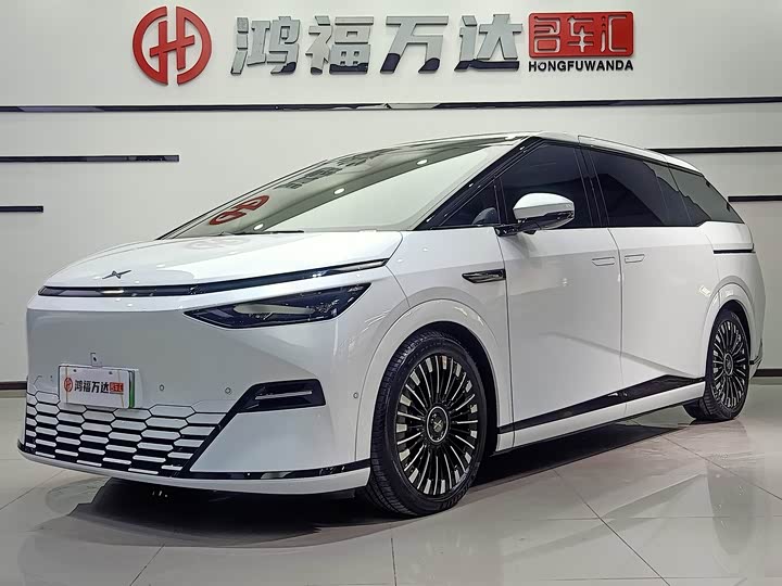 Фото 1 - XPeng X9