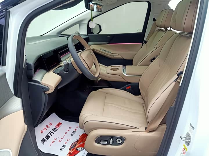 Фото 9 - XPeng X9