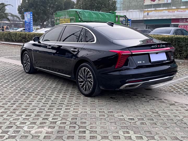 Фото 6 - Hongqi H5