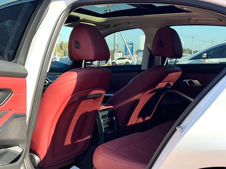 Фото 9 - BMW 3 Series