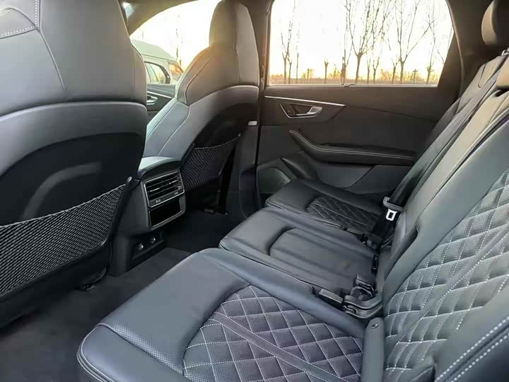 Фото 8 - Audi SQ7