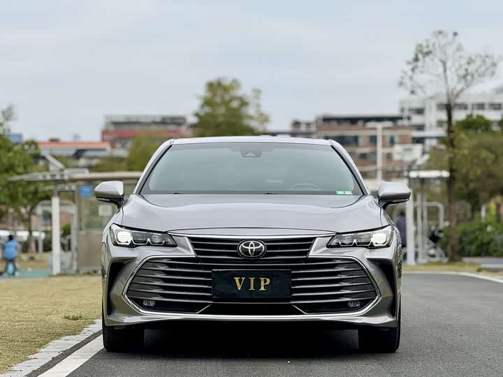 Фото 2 - Toyota Avalon