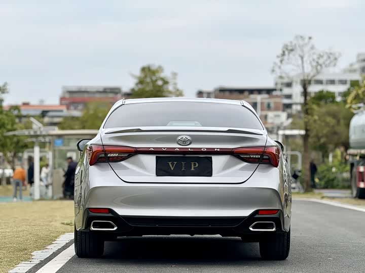 Фото 5 - Toyota Avalon