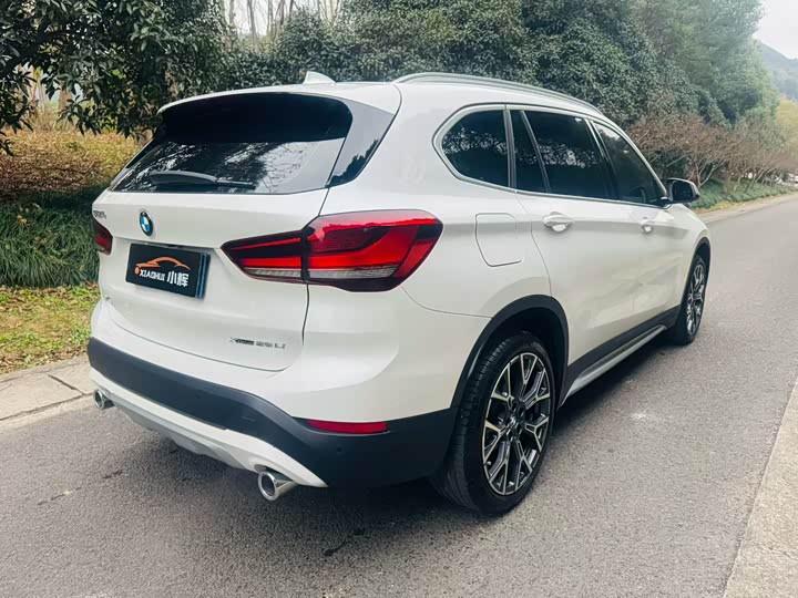 Фото 6 - BMW X1