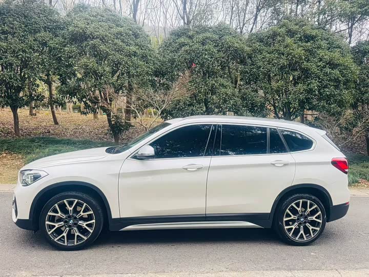 Фото 9 - BMW X1