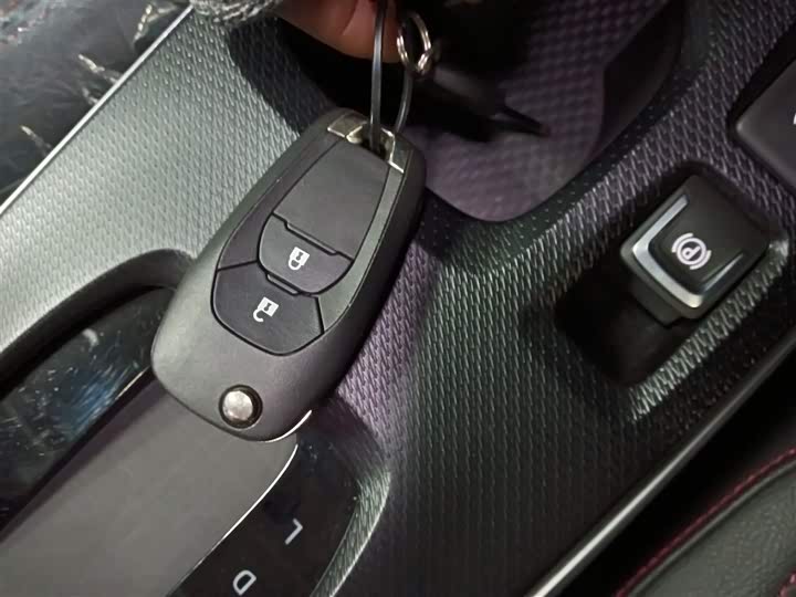 Фото 9 - Chevrolet Tracker