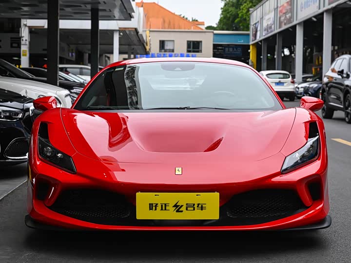 Фото 4 - Ferrari F8