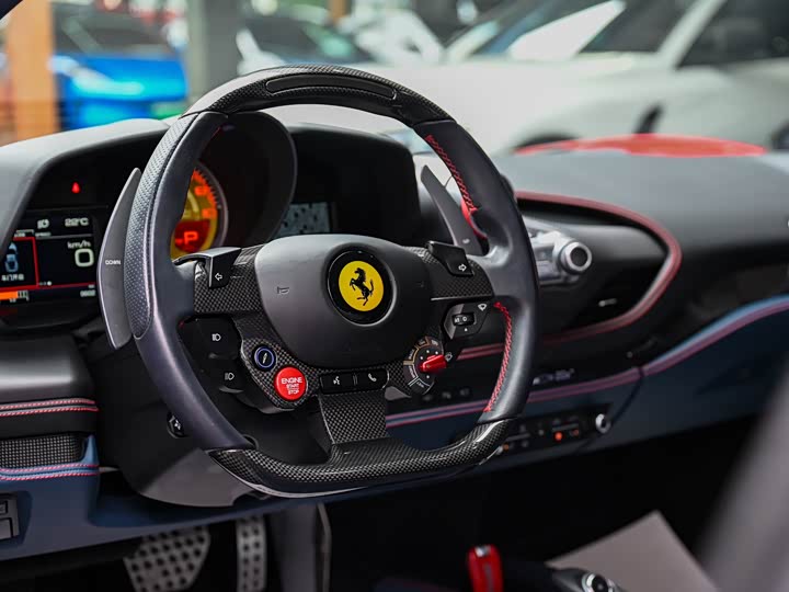 Фото 8 - Ferrari F8