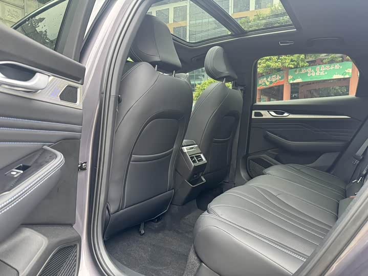 Фото 7 - Geely Preface