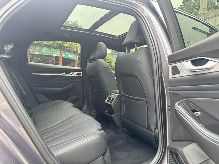 Фото 9 - Geely Preface