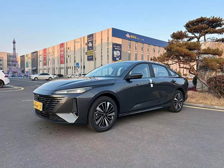 Фото 1 - Changan Eado EV