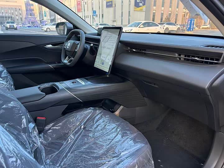 Фото 4 - Changan Eado EV