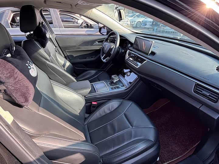 Фото 9 - Hongqi H5