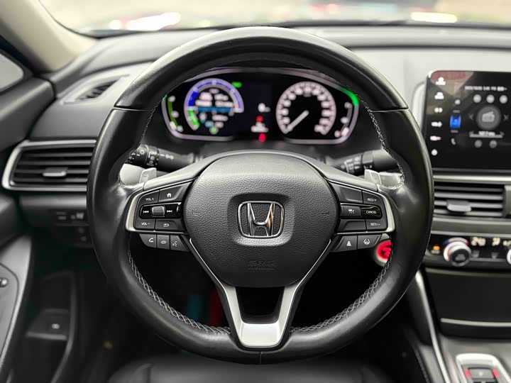 Фото 7 - Honda Accord